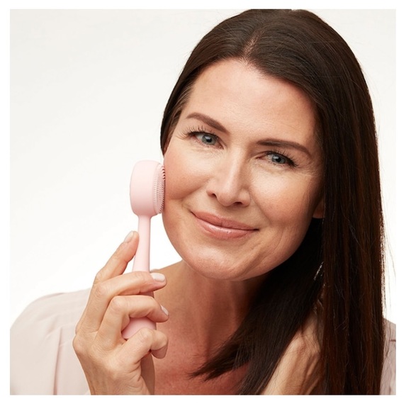 PMB Clean Smart Facial Cleansing Device - Picture 2 of 11